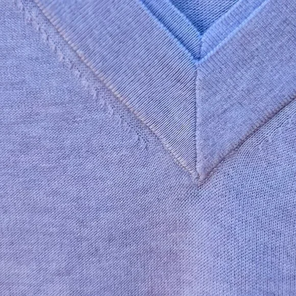 White House Black Market Size S Light Purple Lavender V Neck Sweater Top - Picture 5 of 8